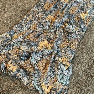 Tamara H Flowy Floral MIDI Skirt Size Small‎